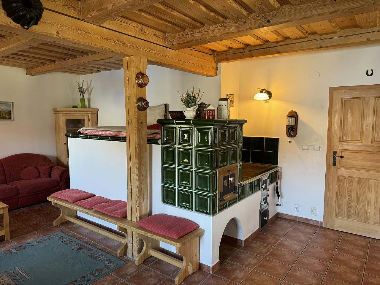 Kachlová kamna s pecí